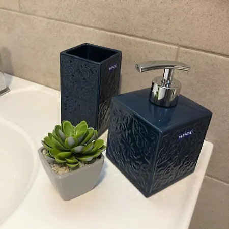 - Caballero De Rodas 173 * Torrevieja